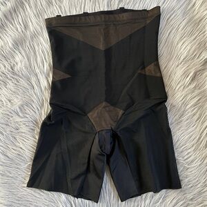 HoneyLove SuperPower Short Womens Size small Black Shapewear Sculpting